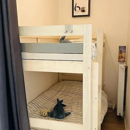 Face A La Immense Daire