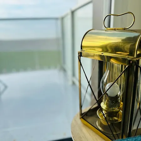 Face A La Immense Daire *